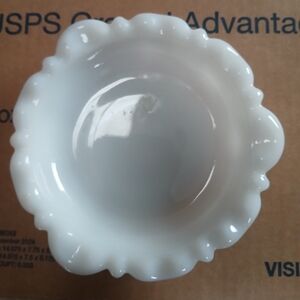 Vintage Anchor Hocking Milk Glass Ashtray 🌸 Trinket Dish 🌸